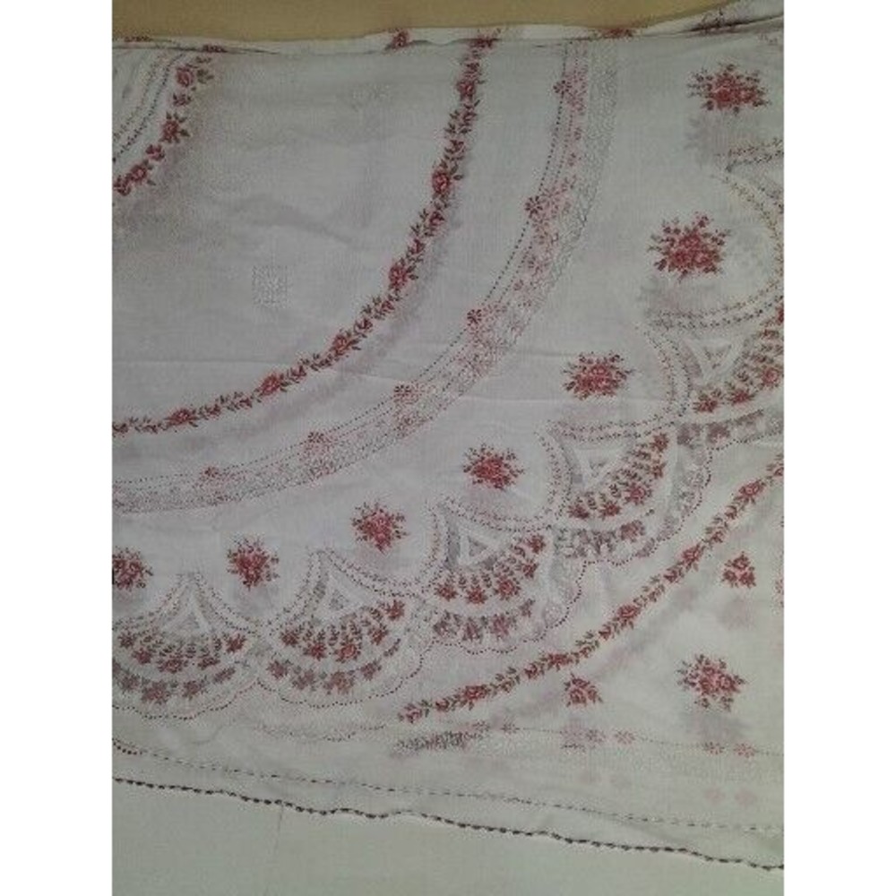 Vintage Spanish Floral Lace Tablecloth, Large 84x75 Inches